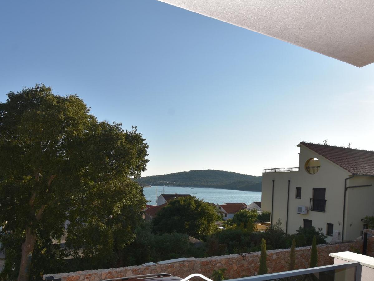 Apartman Bela Tisno Exterior foto